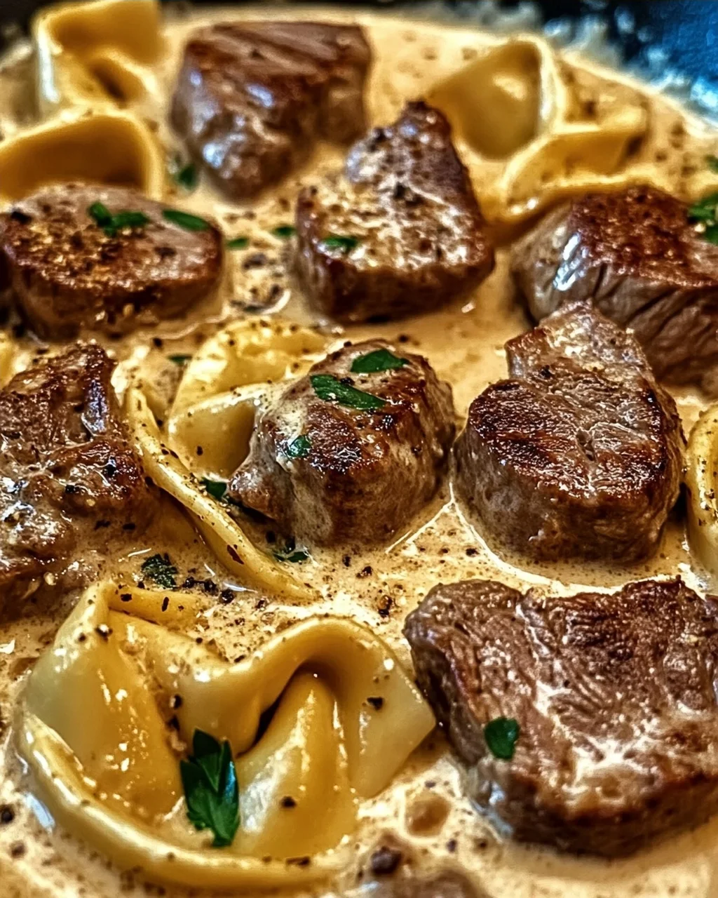 Knoblauchsteak-Tortellini in Sahnehause-Saucen-Glück